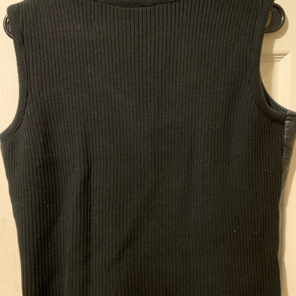 Genuine leather zip-up vest - Picture 4 of 4